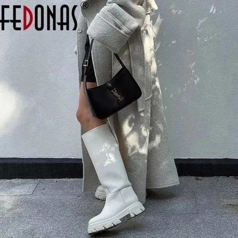 FEDONAS 여성용 인스 정품 가죽 부츠, 무릎 높이 디자인 플랫폼 라이딩 두꺼운 힐, 가을 겨울 2023 브랜드